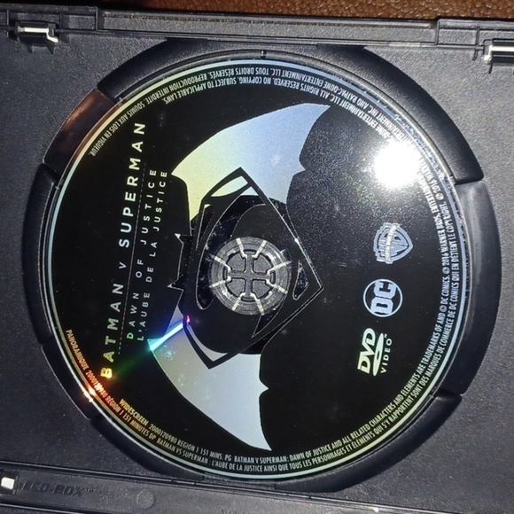 Batman v Superman Dawn of Justice Movie - Picture 3 of 4